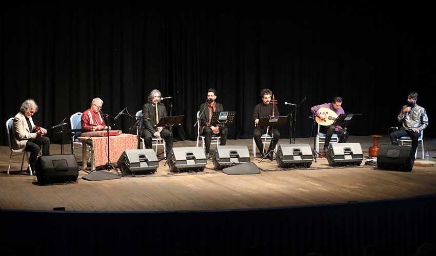 İran ezgileri depremzedeler için