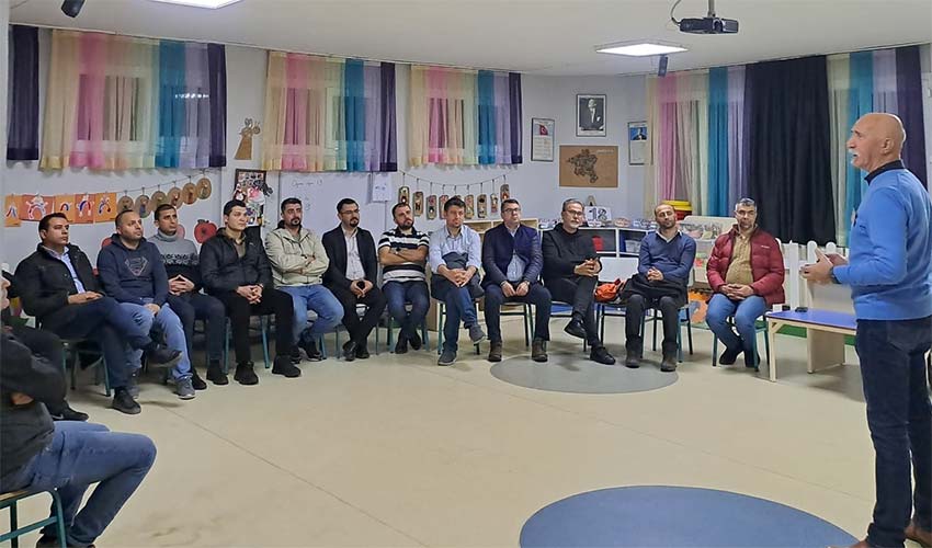 İzmirli babalar eğitimde