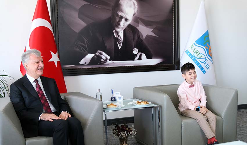 Başkan Engin, 23 Nisan’da koltuğu minik Kerem’e devretti