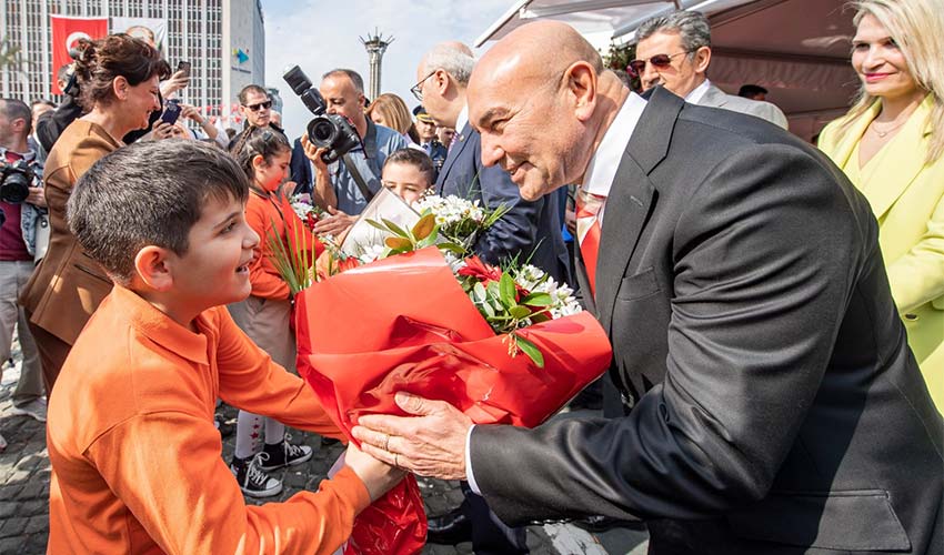 İzmir'de 23 Nisan coşkusu