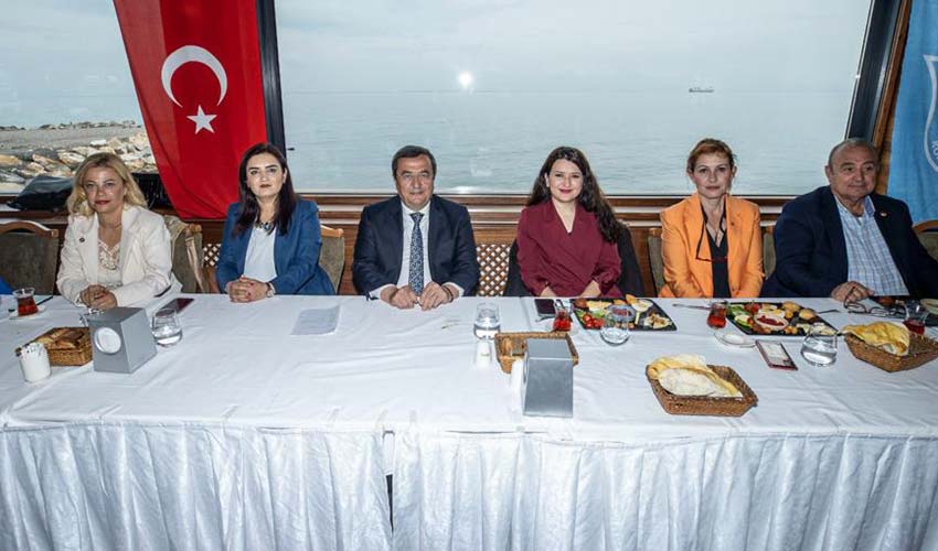 Başkan Batur Kadın Kuruluşları Temsilcileriyle Buluştu