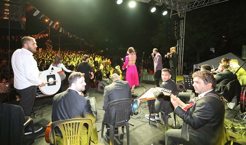 Efes Selçuk’ta Hıdırellez Ateşi Yandı