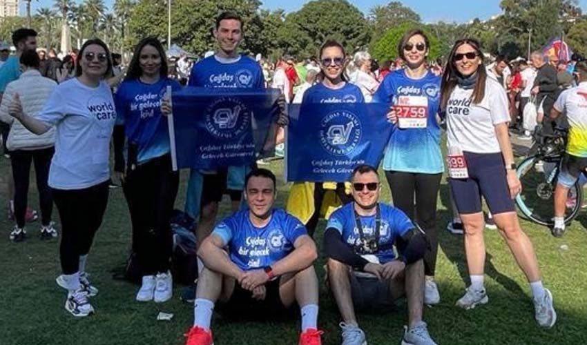 Hyatt Regency İzmir İstinyepark Çağdaş Yaşamı Destekleme Derneği yararına koştu