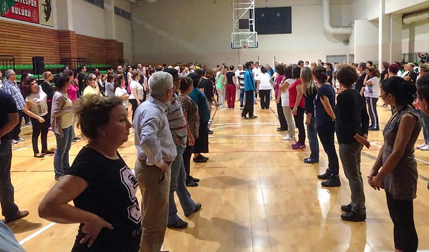 Karşıyaka’da salon dansları kursu başlıyor