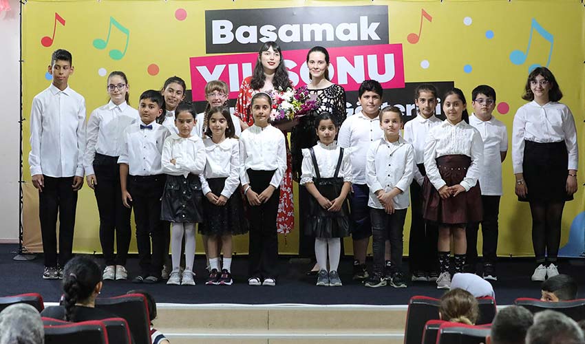 BASAMAK kursiyerleri yıl sonu gösterileriyle sahnede