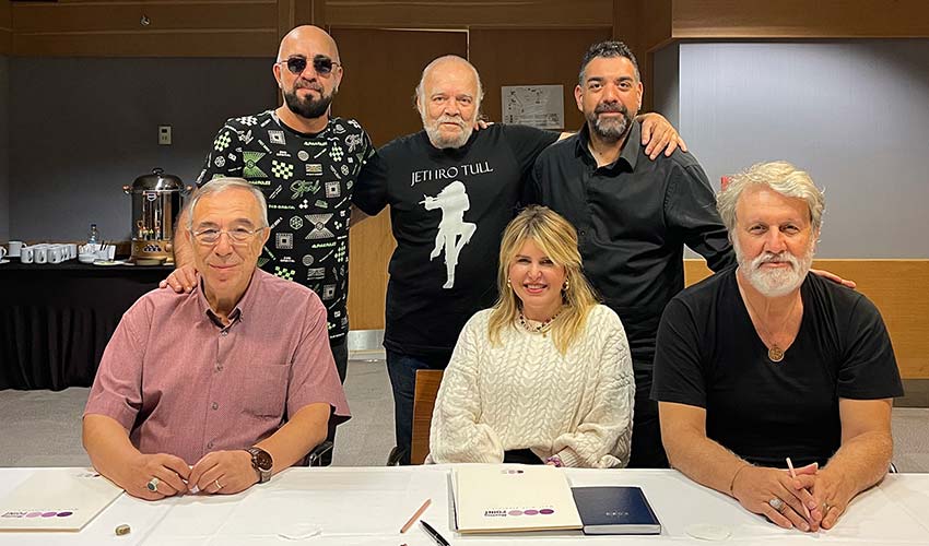 Ön jüri finale adını yazdıracak olan besteleri belirliyor