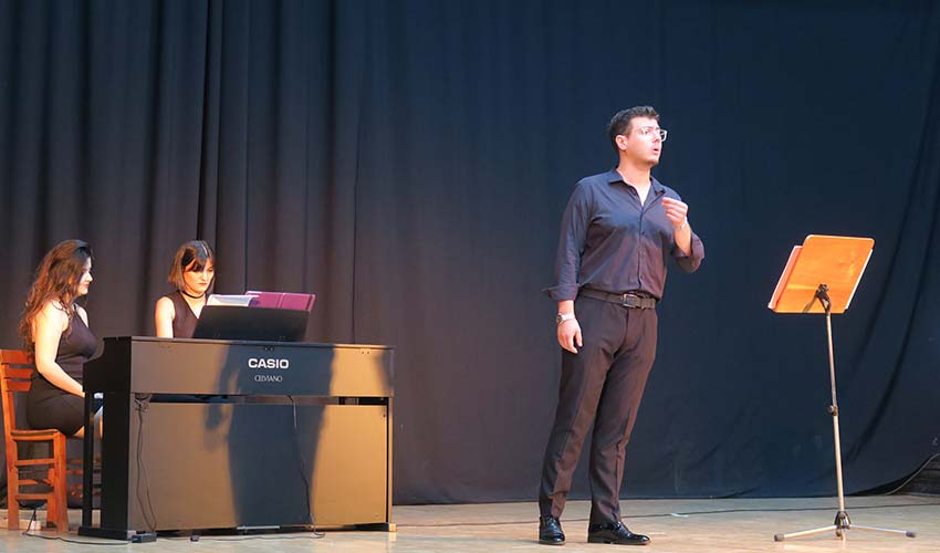 Foça’da opera akşamı