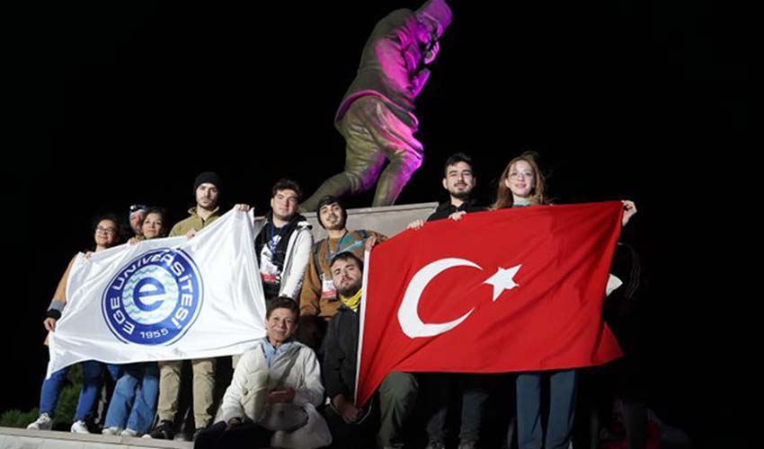 Ege Üniversitesi, “Kocatepe Zafer Yürüyüşü ”ne katıldı