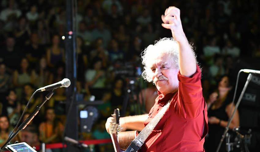 Çiğli’de Zafer Coşkusu Yeni Türkü ile Kutlandı