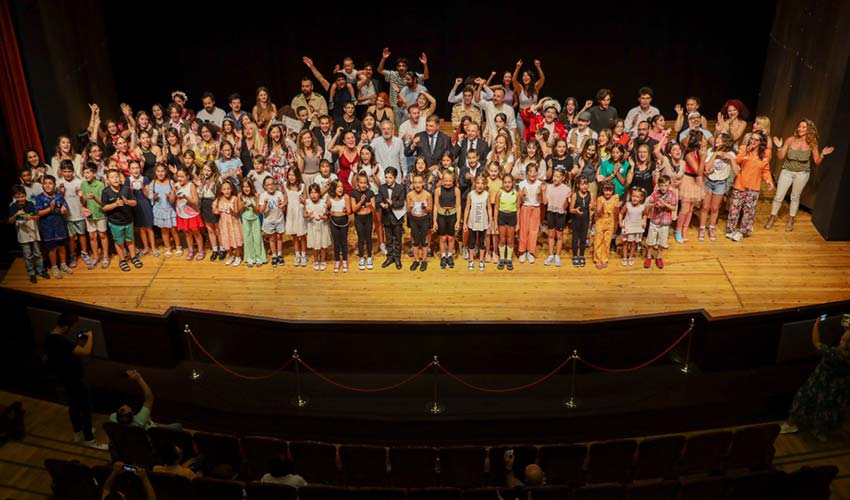 Tiyatro kursiyerleri göz doldurdu