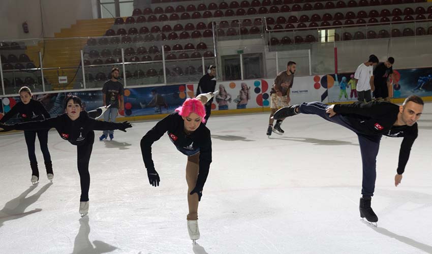 Buz pateni sezonu açıldı