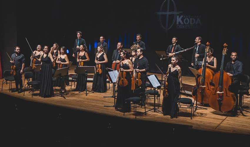 Yeni sezonu alkışlarla açtı