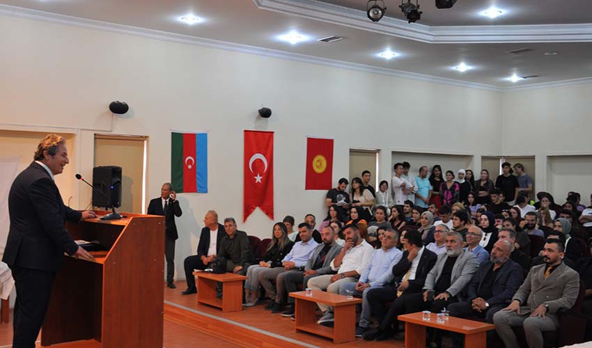 Tarih ve Gelecek Arasında” Konferansı