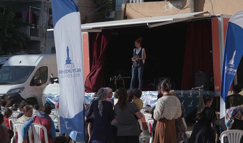 İzmir’i bayram coşkusu sardı