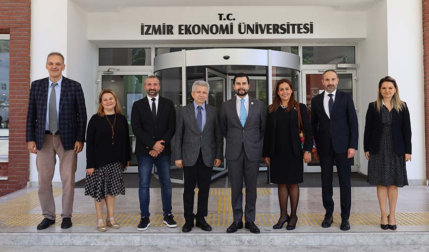 İEÜ’lü gençlere ‘Amerika kıtası’ fırsatı