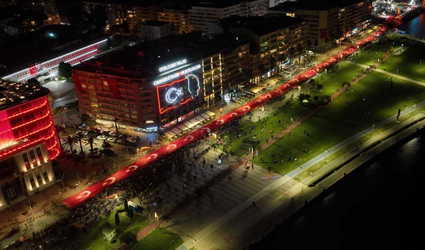 Cumhuriyet coşkusu İzmir’in her yerine yayılacak