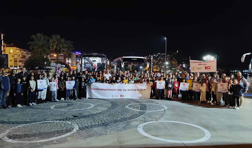 Cumhuriyet'in 100. Yılında 100 Çocukla Ata'nın Huzurunda