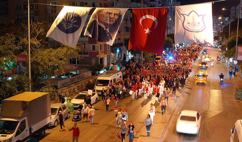 EÜ’de pembe yürüyüş