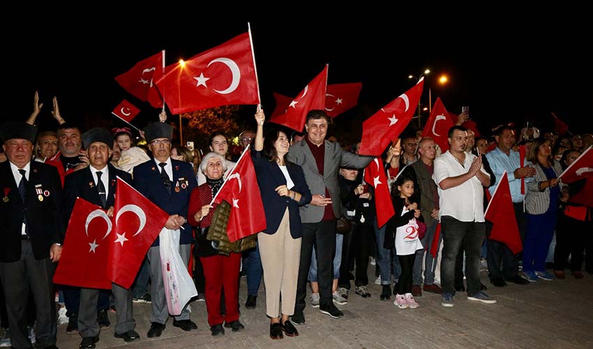 Cumhuriyet’in 100. yaşını coşkuyla kutluyor