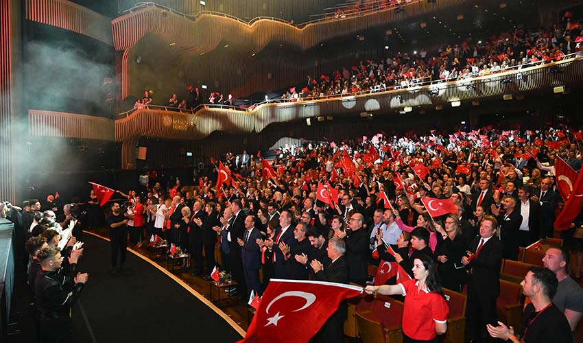 Bahçeşehir'den görkemli 100. yıl kutlaması