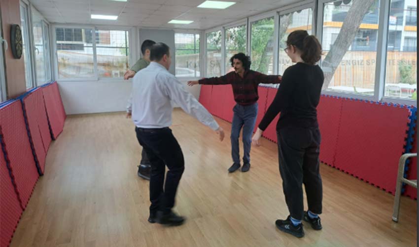 Engelsiz Dans Okulu çalışmalarına başladı