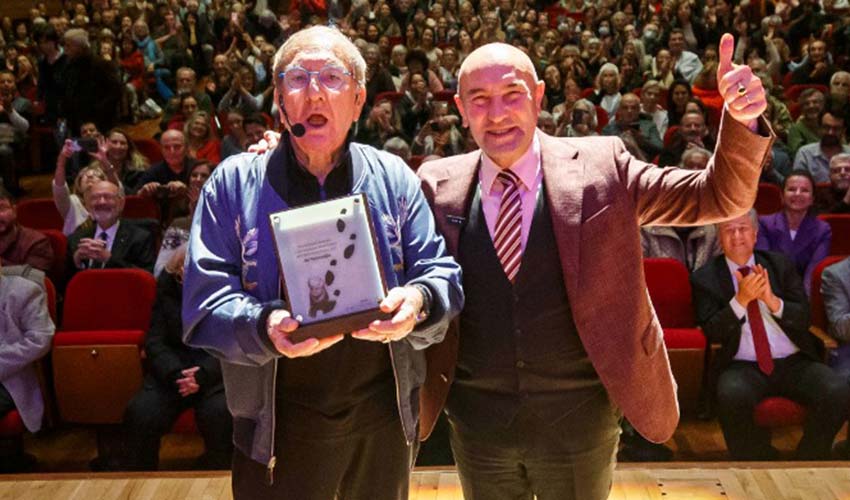 Mizahın ustaları ödüllerini aldı