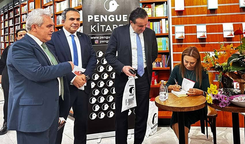 Nar Mevsimi En Çok Satanlarda 1. Sırada