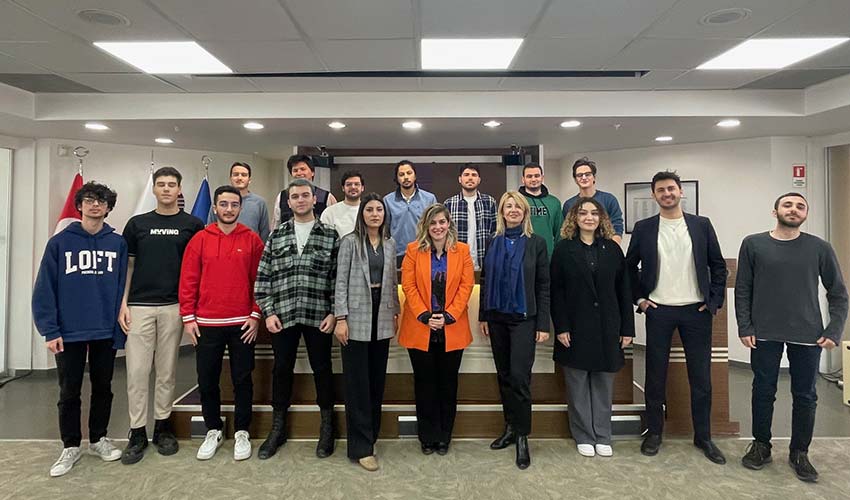 ESİAD, gençlere rehberlik edecek