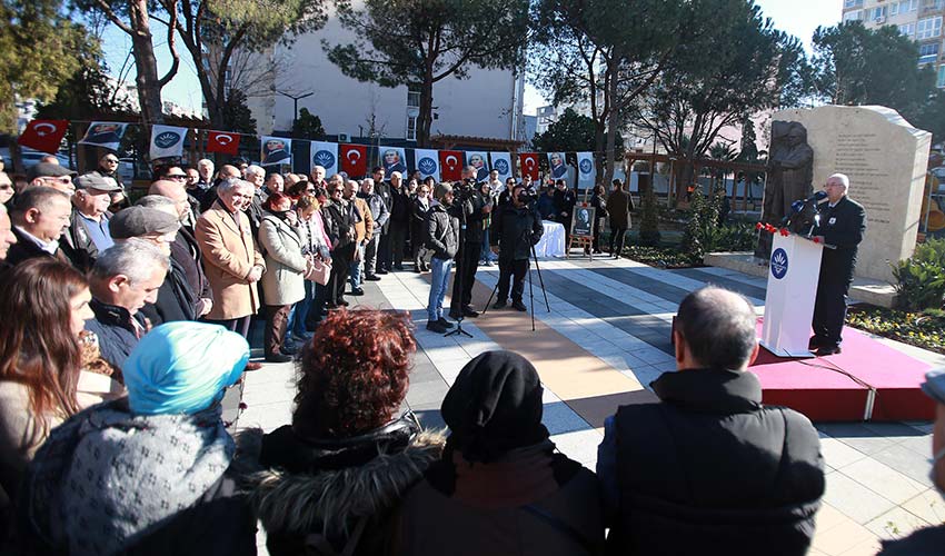 Uğur Mumcu Karabağlar'da özlemle anıldı