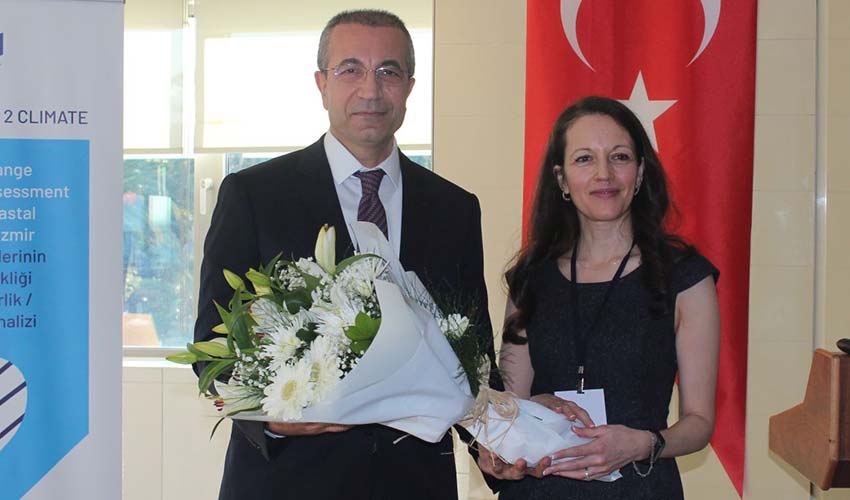 İzmir Kıyı İlçelerinin İklim Değişikliği Etkilenebilirlik Analizi