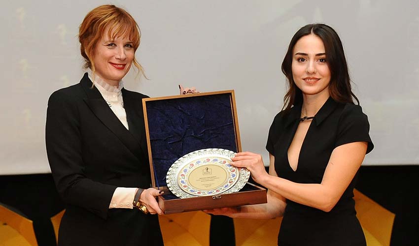 Sarı Şemsiye Ödülleri sahiplerini buldu