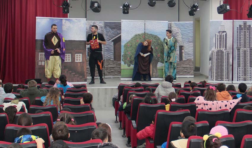 Çocuklarla Buluşmaya Devam Ediyor