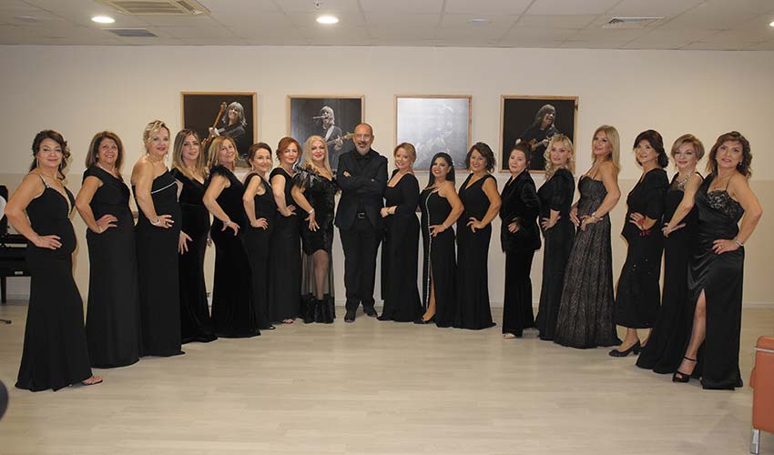 İZSİAD Kadınları Sevgililer için söyledi