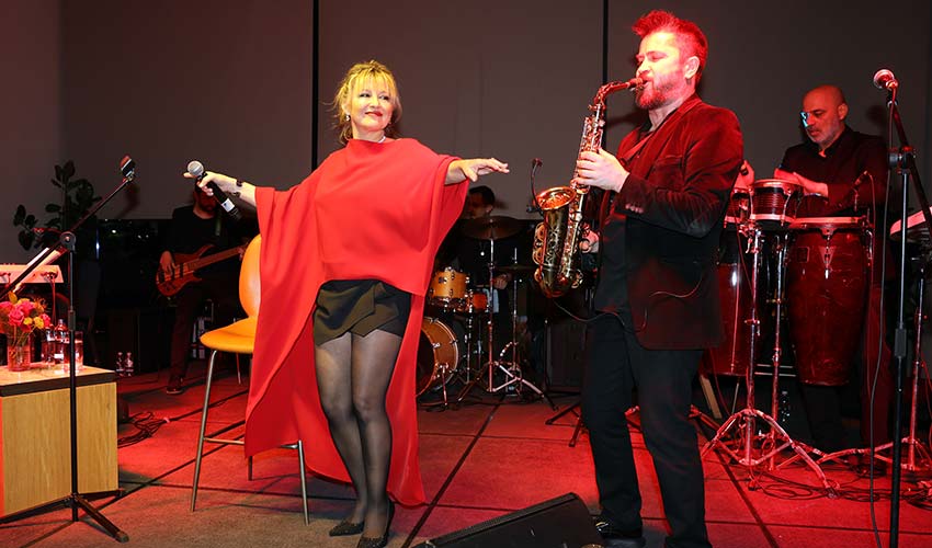 Sevgililere Pınar Aylin Rüzgarı