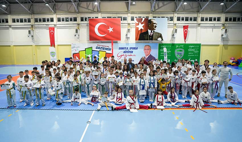 Taekwondoculardan kuşak mücadelesi