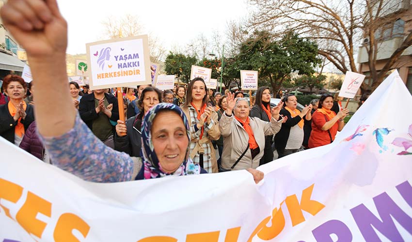 Mart'ta Dengin Ceyhan İle Kadın Ezgileri