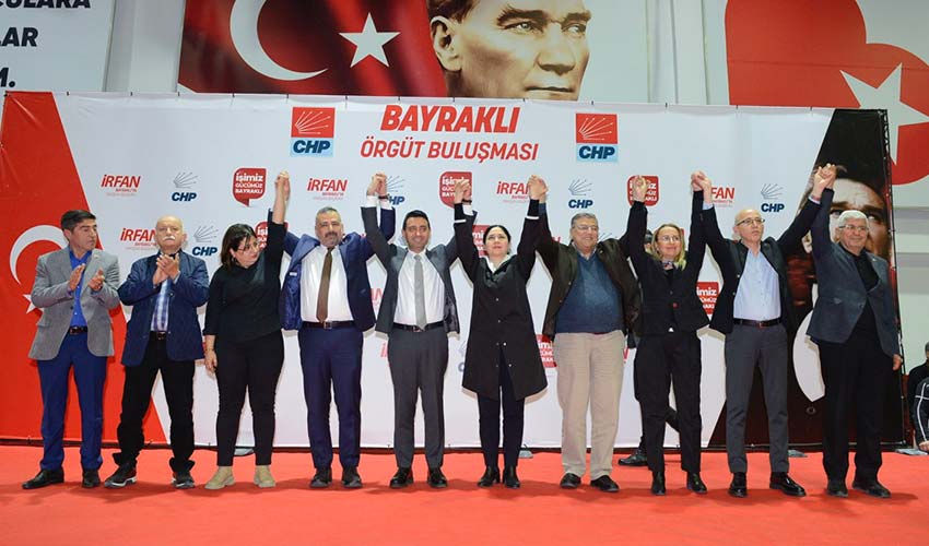 Bayraklı tek yumruk!