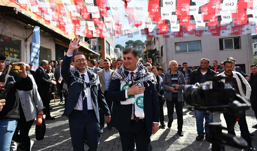Başkan Tugay'dan Beydağ'a soğuk hava deposu ve greyder sözü
