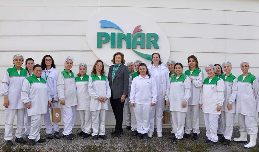 Pınar Süt kadın yönetici oranı % 42
