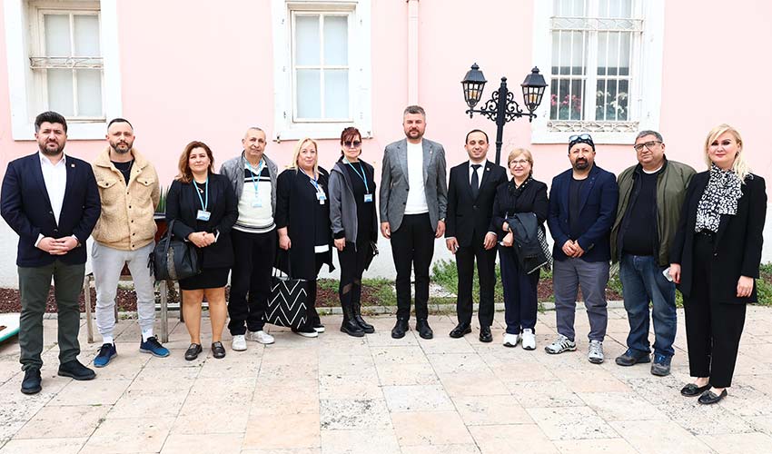 Sokak canları için imza attı