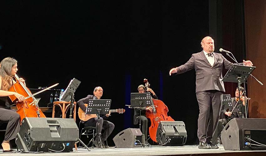 Bu konser Çocuk acil ve yoğun bakım için