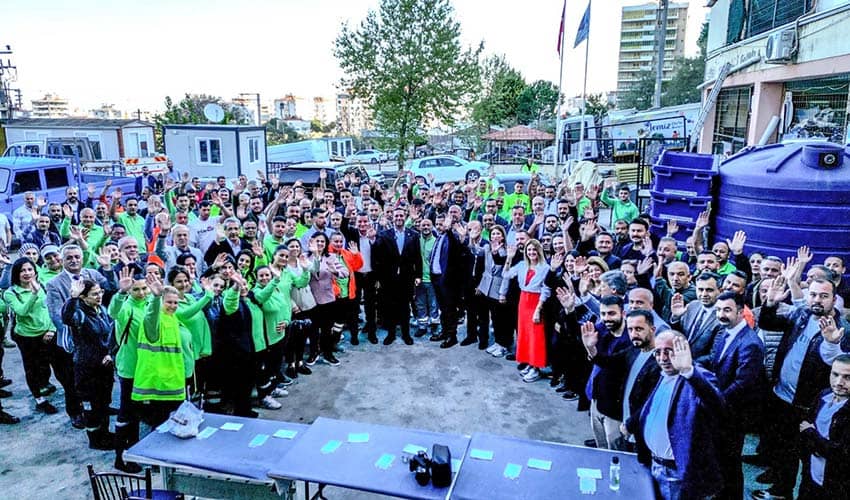 Başkan Uzun, belediye personeli ile bayramlaştı