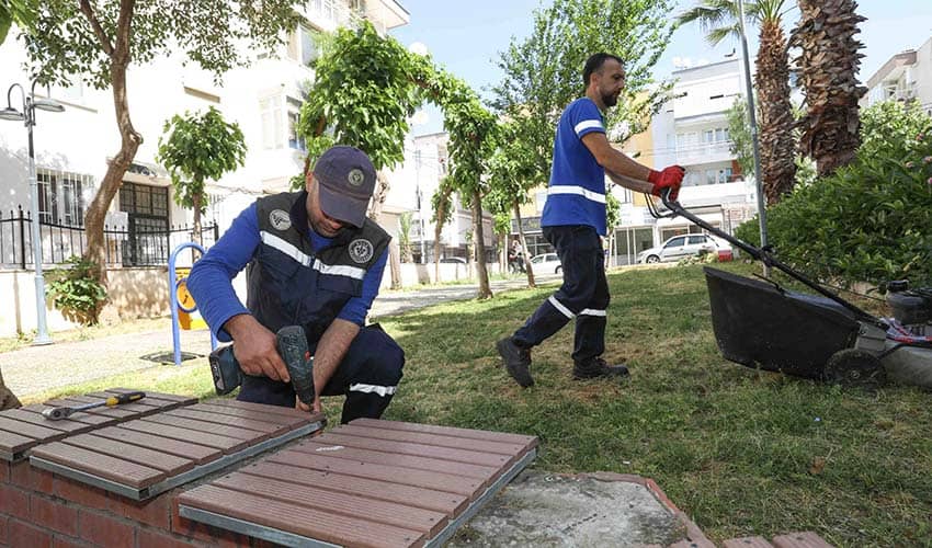 Buca’nın parklarında yaza hazırlık