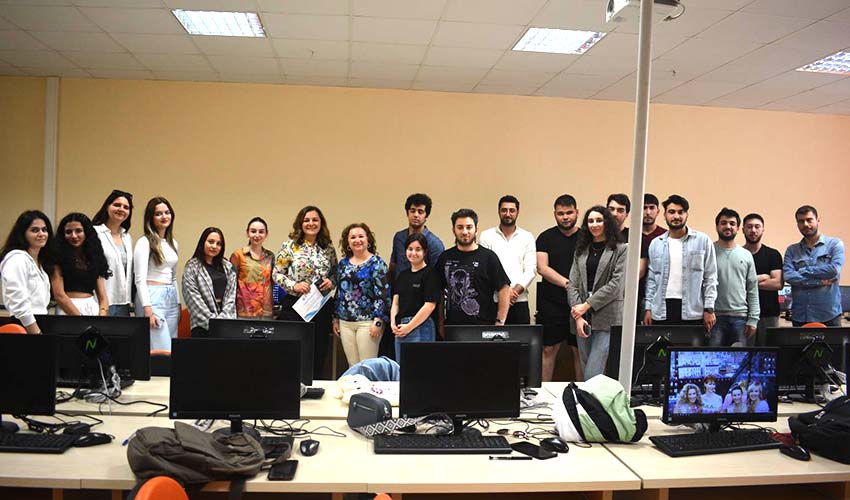 Egeli genç gazeteciler kariyer etkinliğinde