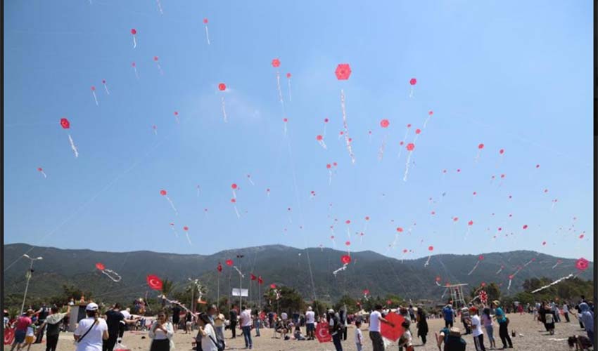 Menderes Semaları Rengarenk Olacak