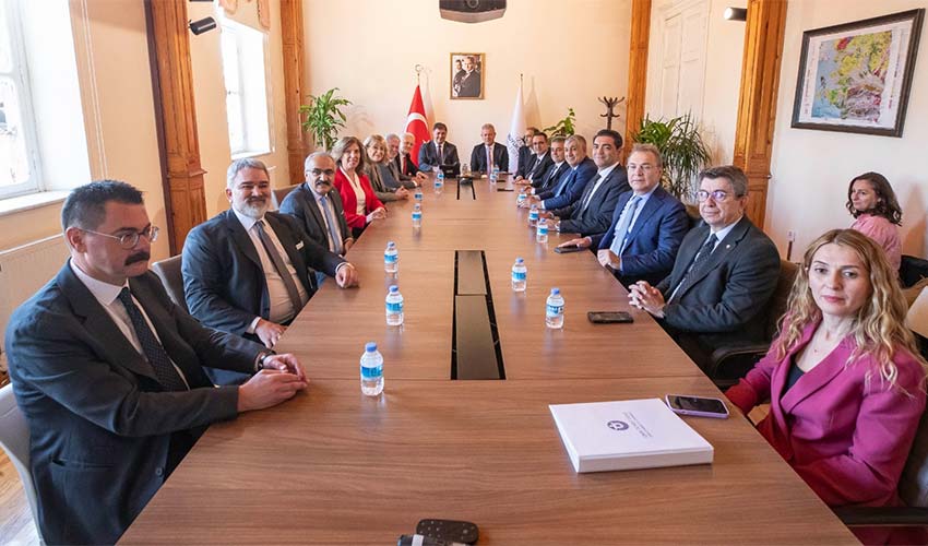 İzmir’in planlamasını İzmirli mimarlar yapacak