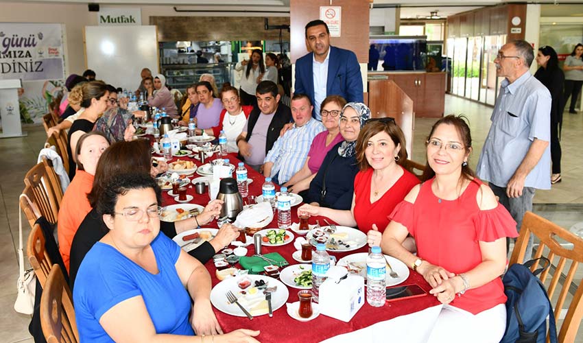 Engelli Anneleri İle Buluştu