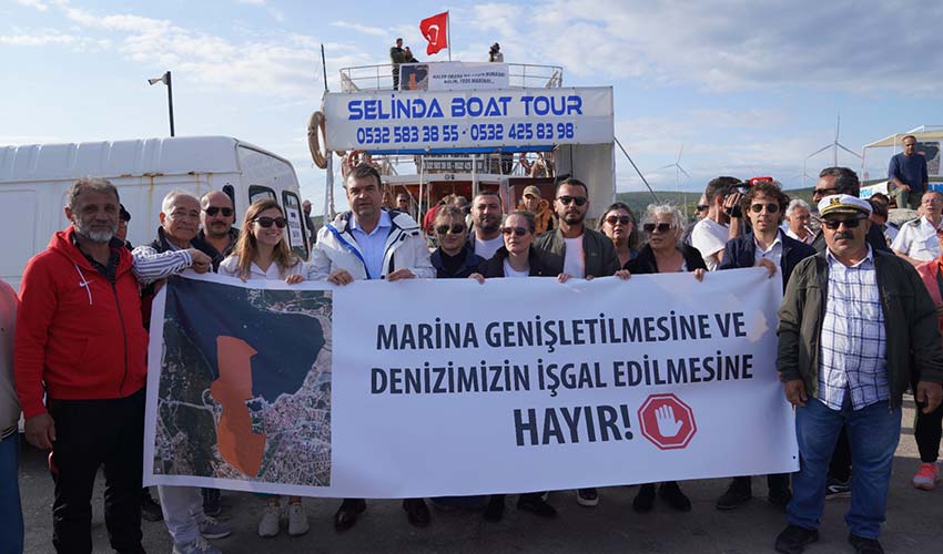 Marinaya tekneli protesto