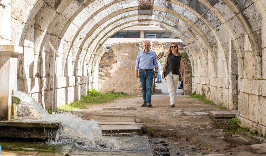 Agora’da tarihi buluşma