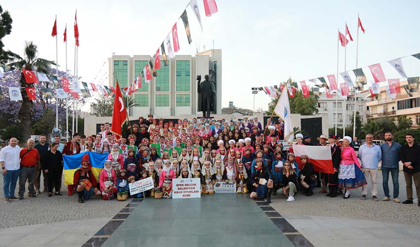 Farklı kültürleri birleştirdi